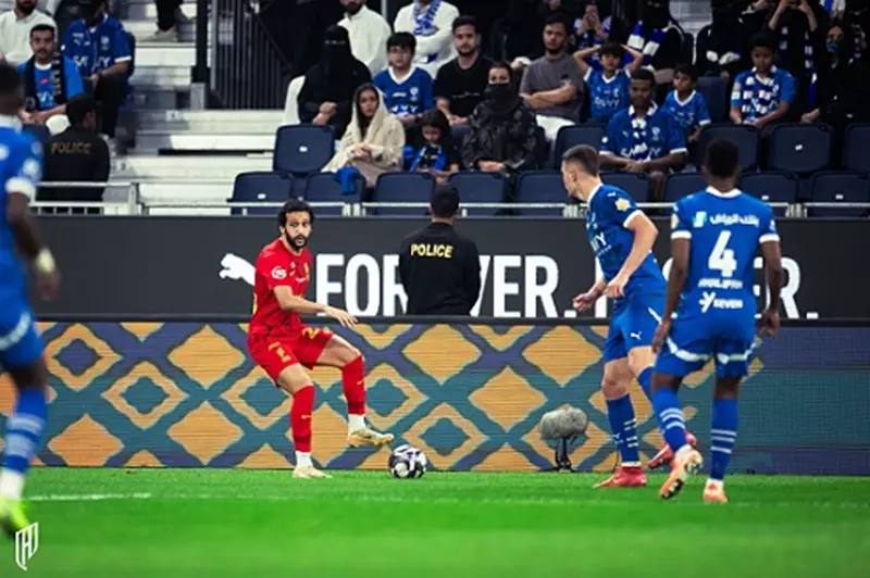 الهلال يتألق بثنائية أمام القادسية ويتأهل إلى دوري أبطال آسيا للنخبة (فيديو)