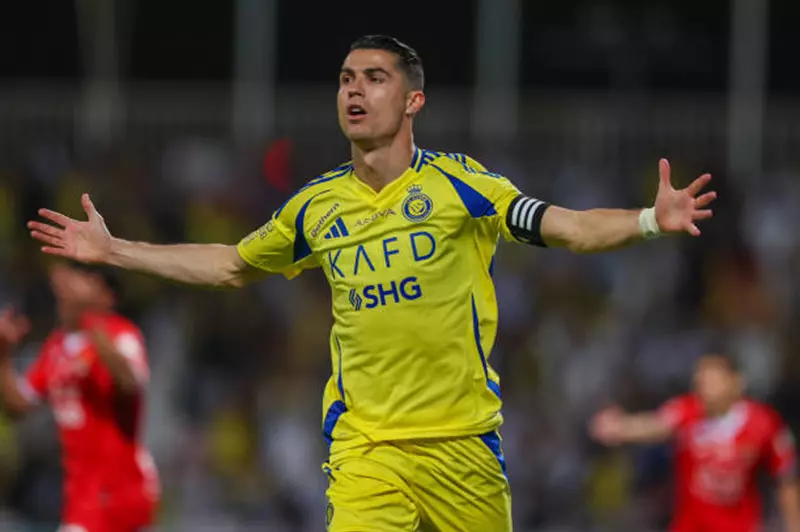 تقارير حصرية: رونالدو يظل مع النصر ويلعب دورًا محوريًا في صفقات الموسم الجديد