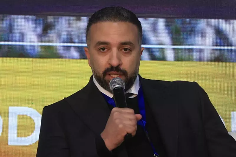عضو مجلس إدارة الأهلي يكشف تفاصيل إيرادات النادي، أسعار تذاكر مونديال الأندية، ومفاوضات رونالدو الحقيقية.
