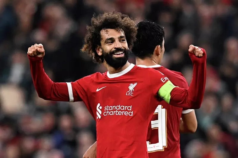 محمد صلاح يتألق كقائد في ظهور تاريخي مع ليفربول، محدثاً إنجازًا غير مسبوق في الدوري الإنجليزي