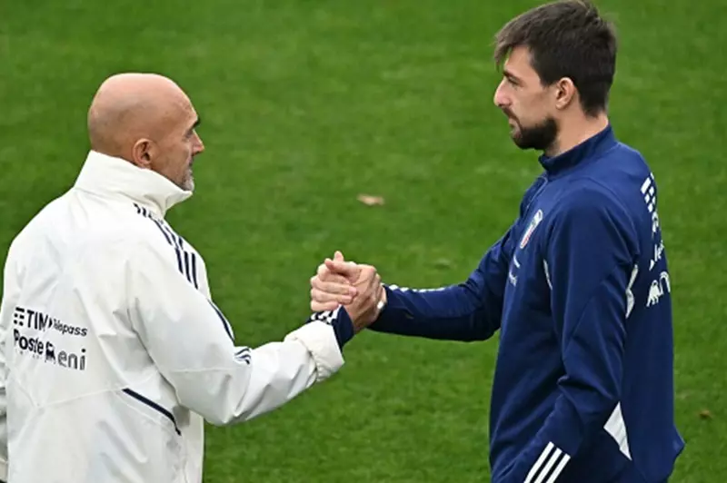 أتشيربي يكشف عن أسباب رفضه الانضمام لمنتخب إيطاليا إثر خلاف مع سباليتي