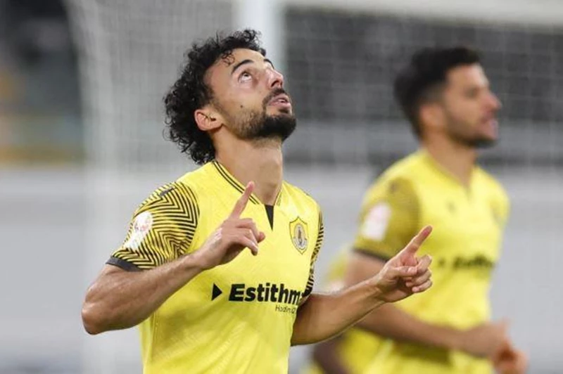 أحمد عبد القادر يعود رسمياً إلى الأهلي بعد انتهاء فترة إعارته مع نادي قطر