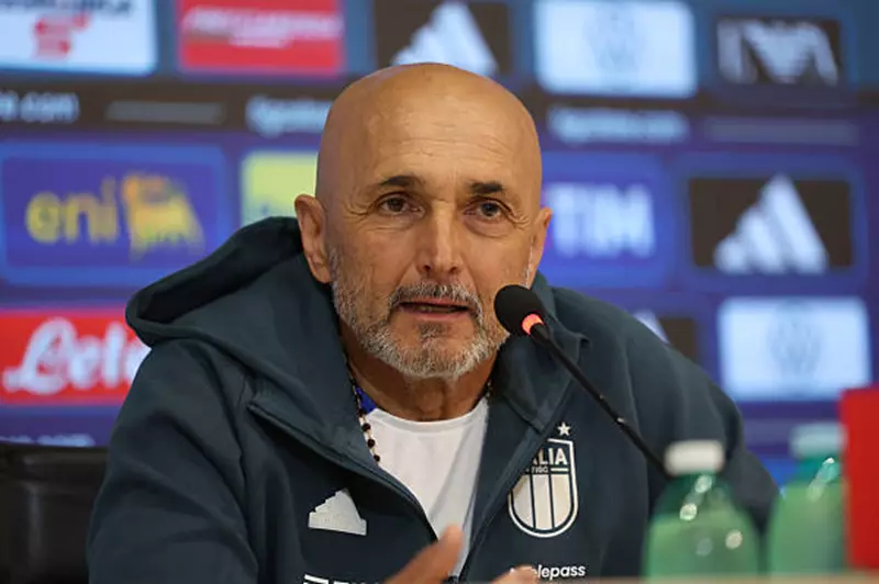 سباليتي يوضح أسباب انسحاب أتشيربي من قائمة منتخب إيطاليا