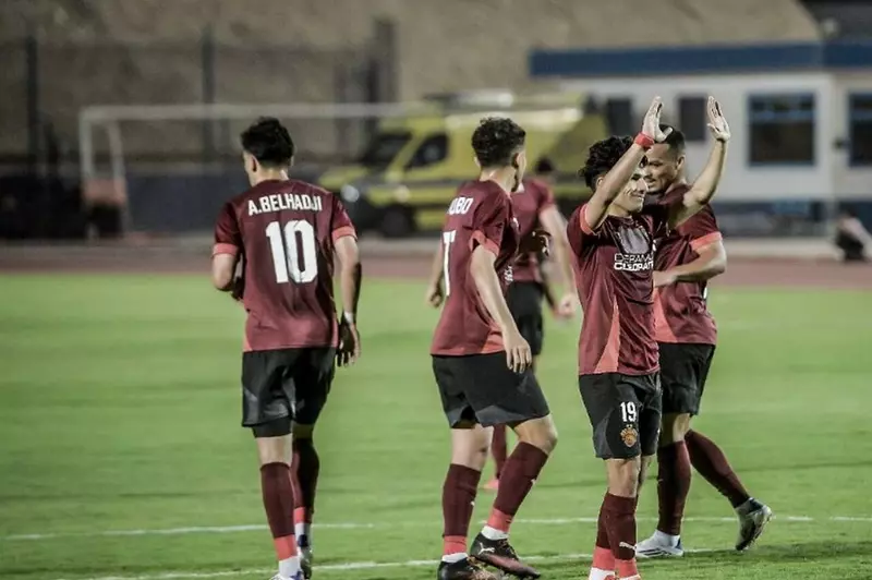 سيراميكا يواجه البنك الأهلي في نهائي كأس الرابطة: مواجهة تتجاوز حدود المباراة