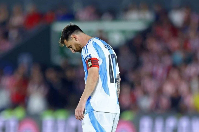 قبل مواجهة الأهلي في كأس العالم للأندية: سكالوني يشير إلى احتمال غياب ميسي عن المشاركة مع الأرجنتين