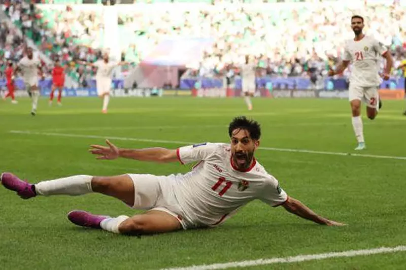 يزن النعيمات يكشف تفاصيل مفاوضات الزمالك: هل تراجع الناس عن مخاوفهم من الله؟